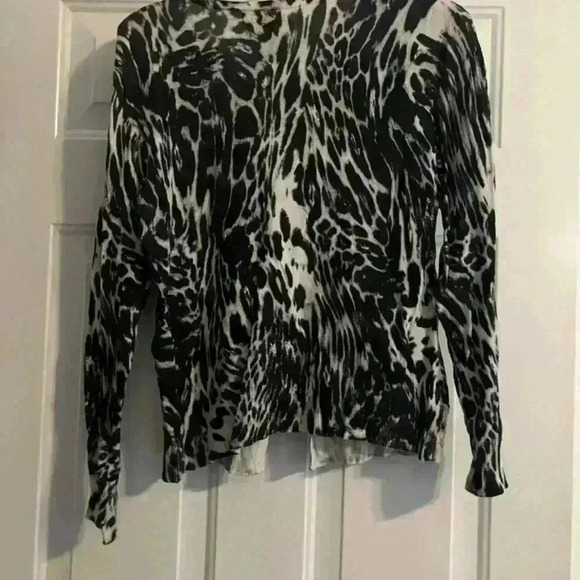 New York & Company Sweater - Picture 2 of 3